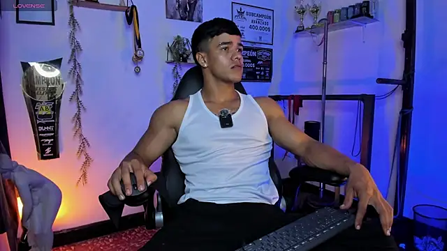 Rob zaens33 online show from April 17, 3:04 pm