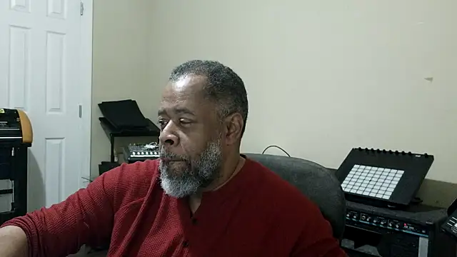 Cleozevo1961 online show from April 21, 4:35 pm