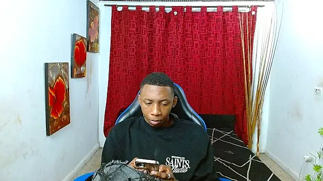 milo018 online show from June 8, 6:42 pm