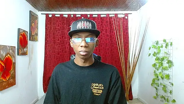 milo018 online show from April 25, 8:17 am