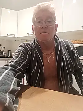 olivbisoumis online show from February 20, 6:19 am