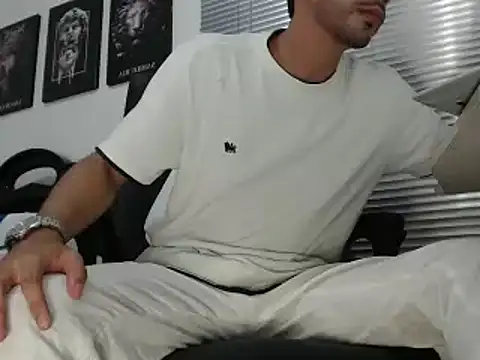 Kratoswolf online show from March 15, 12:40 am