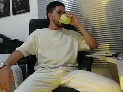 Kratoswolf online show from April 24, 10:34 pm