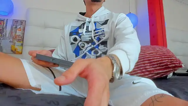 SharonTygaX online show from April 12, 8:27 am