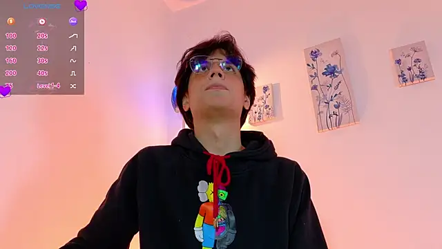 lui x dust online show from March 31, 3:52 am