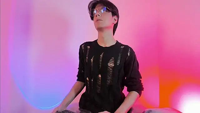 lui x dust online show from June 5, 9:53 pm