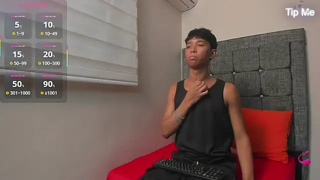 Little Twink19x online show from April 24, 7:38 pm