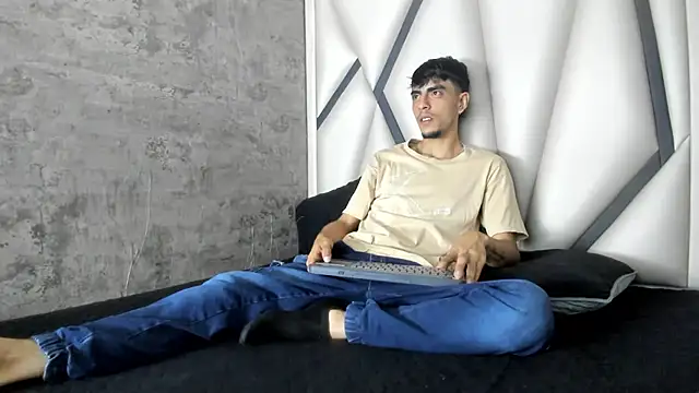 Endrick-23 online show from April 25, 3:20 am