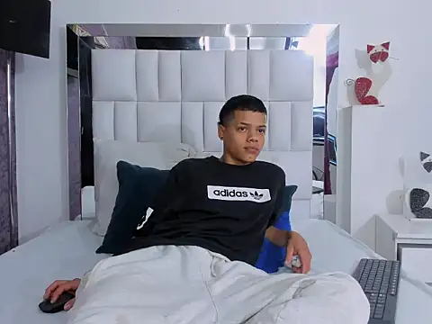 PATRIICKMILLER online show from March 8, 1:15 pm