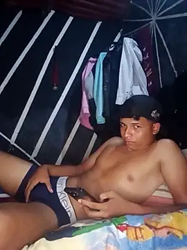 zeus23cm1 online show from March 6, 9:34 pm