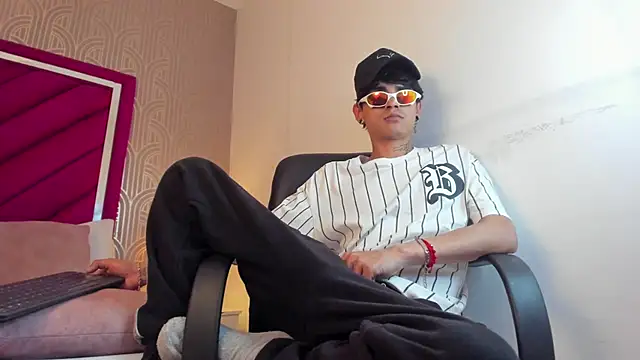 Dominic Foxx online show from March 5, 8:05 pm