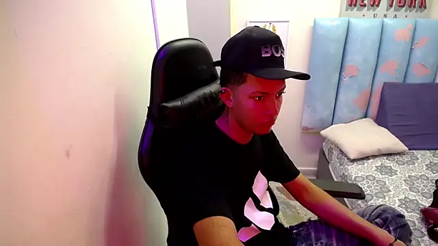 Street poemm  online show from April 22, 8:24 pm