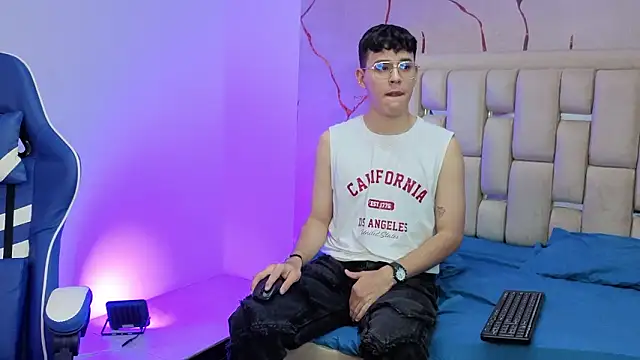 IanBlake  online show from March 7, 9:01 pm