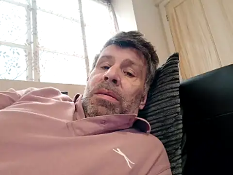 stud2512 online show from April 21, 3:40 pm