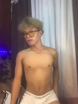 Nick cummer12 online show from May 20, 7:04 am