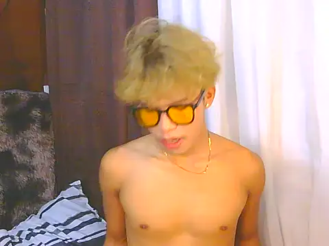 Nick cummer12 online show from May 22, 9:36 am
