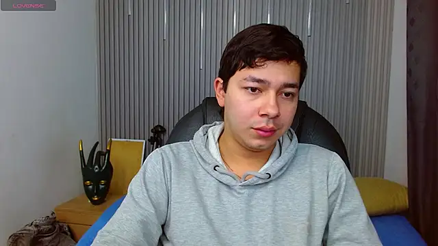 Julian Smith21 online show from April 19, 4:12 am