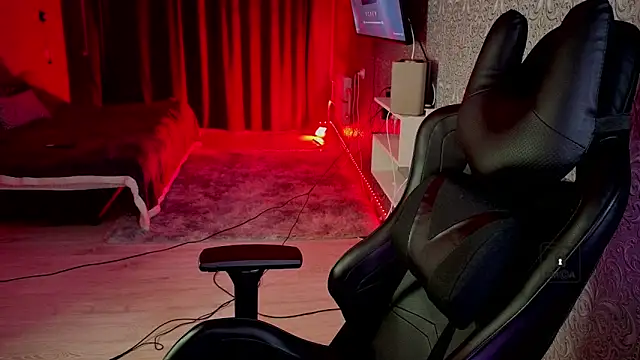 Karl Night  online show from April 7, 6:08 pm