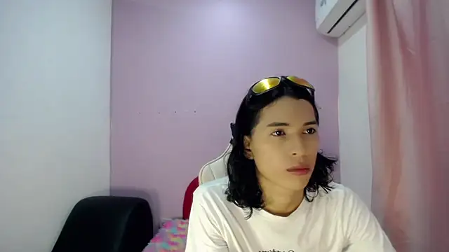 Larry craft online show from March 22, 9:09 pm