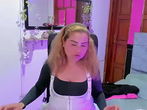 Julieta star  online show from March 27, 7:04 pm