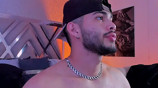 Vincentblack online show from April 19, 4:12 am