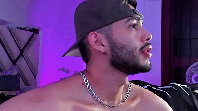 Vincentblack online show from April 25, 4:48 am