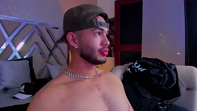 Vincentblack online show from June 13, 3:26 am