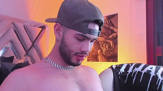 Vincentblack online show from April 24, 4:04 am