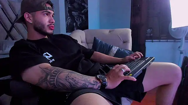 Vincentblack online show from June 5, 6:29 am