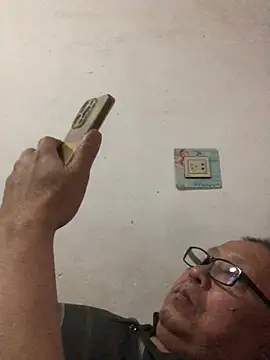 yaocaobi8 online show from April 18, 1:56 pm