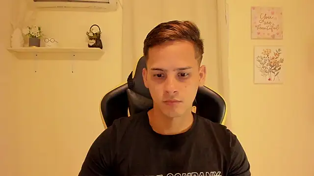 sexy andres01 online show from June 5, 9:53 pm