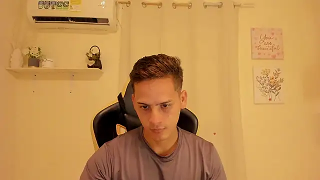 sexy andres01 online show from June 7, 4:58 pm