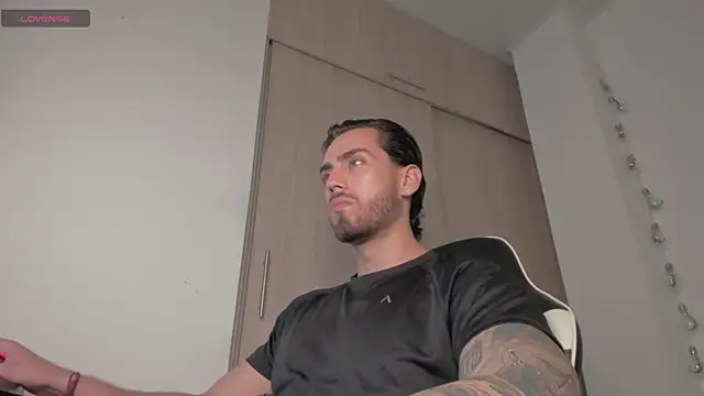 Axel  Blaze online show from April 22, 12:43 pm