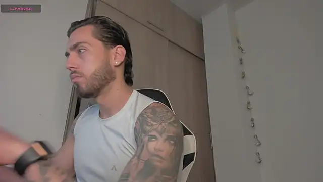 Axel  Blaze online show from April 21, 12:33 pm