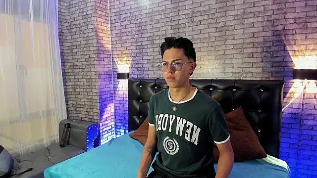 Lian Prince online show from March 9, 7:30 pm