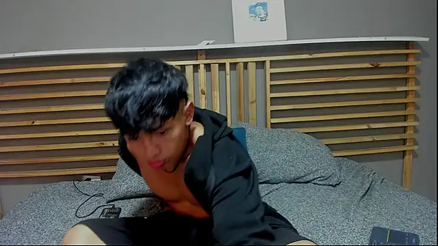 clark ken01 online show from April 21, 9:10 pm