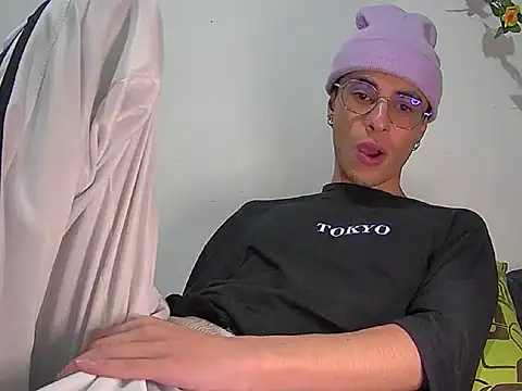 militoveruss2 online show from March 3, 10:44 am