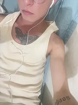 erickmoor2526 online show from February 26, 12:34 am