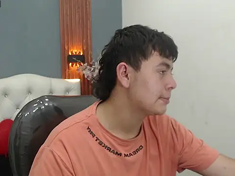 Thiago saenzz online show from March 10, 5:08 pm