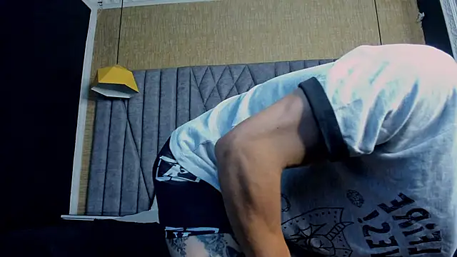 DanteLuxx online show from March 3, 7:16 am