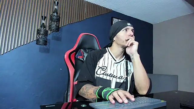 DanteLuxx online show from April 5, 3:36 am