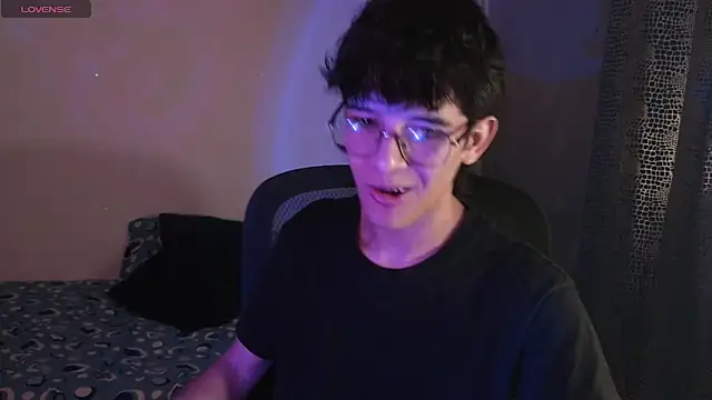 noah millerx online show from February 27, 5:52 am