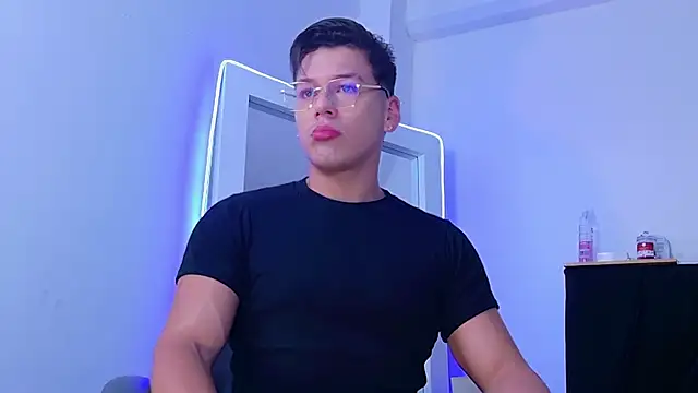 NIKLAS BRAUNN01 online show from March 7, 12:25 pm