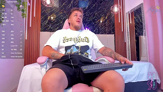 keane lee  online show from April 13, 12:17 pm