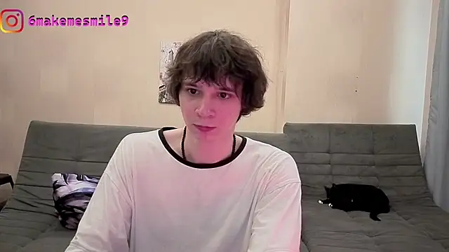 AnthonyCuutie online show from August 5, 7:35 am