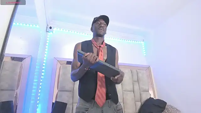 Titan Moreno  online show from April 22, 12:32 pm