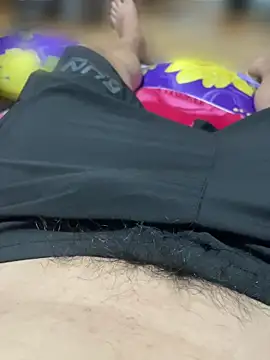 hoang15075 online show from April 23, 3:03 pm