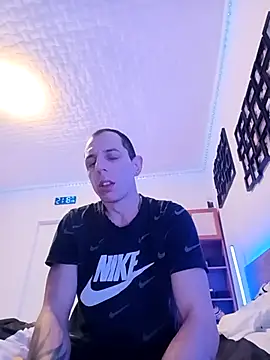 Hugo1993 online show from March 6, 8:17 pm