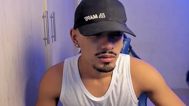 jossi12345j online show from April 19, 10:56 pm