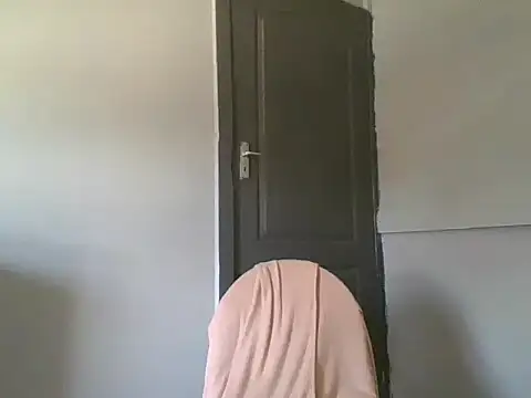 BumbleBee84 online show from March 2, 12:34 pm